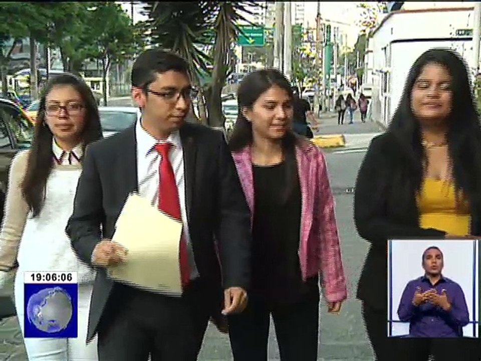 Estudiantes de derecho entregan amicus curiae sobre pregunta 1 de la consulta