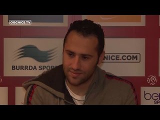 David Ospina face aux micros