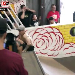 Skater SEM PERNAS dá show