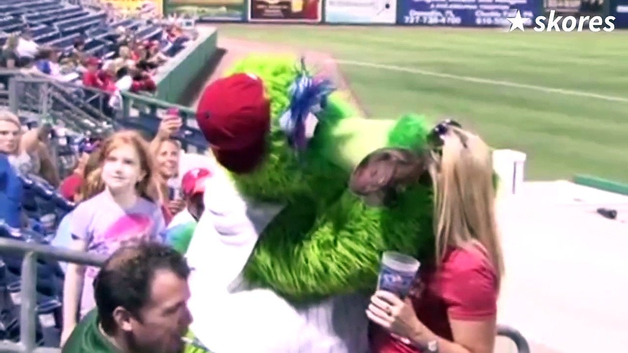 Funny Mascots Moments!  