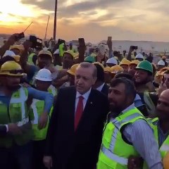 Kuveyt'teki Türk işçiler Erdoğan'ı bu tezahüratla karşıladı