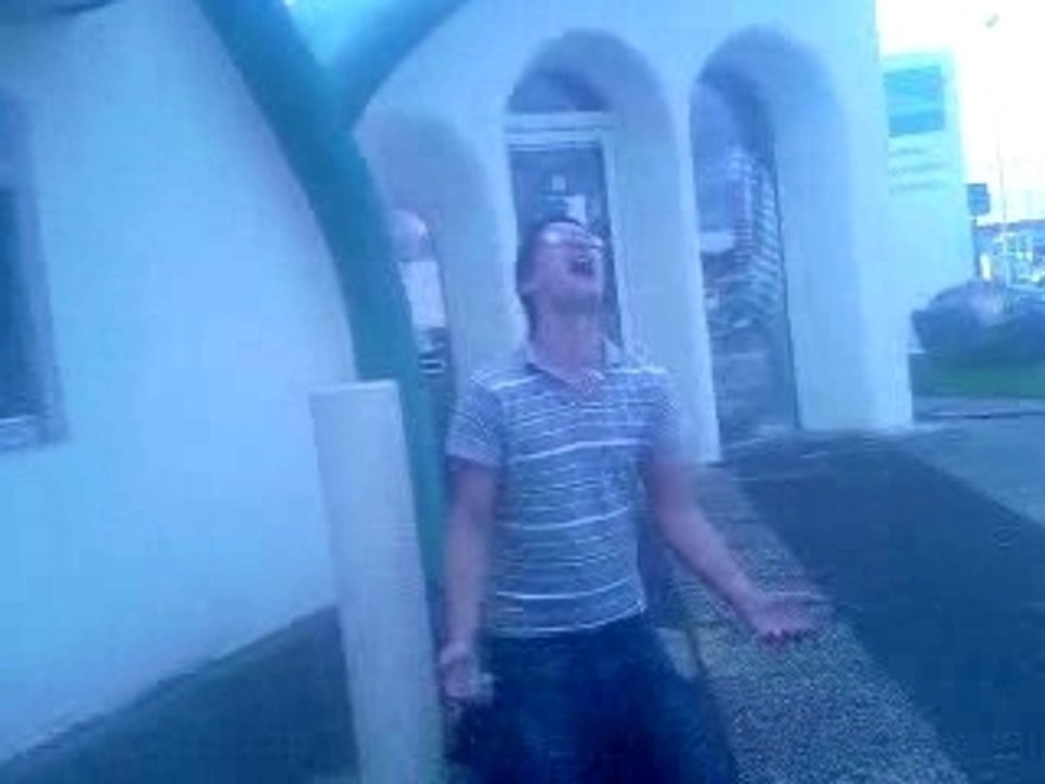 sully a la banque mdrrr!!!