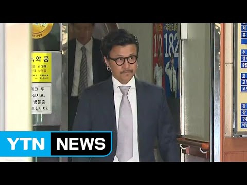 여성 2명 '성추행 혐의' 이주노 경찰 출석 / YTN (Yes! Top News)