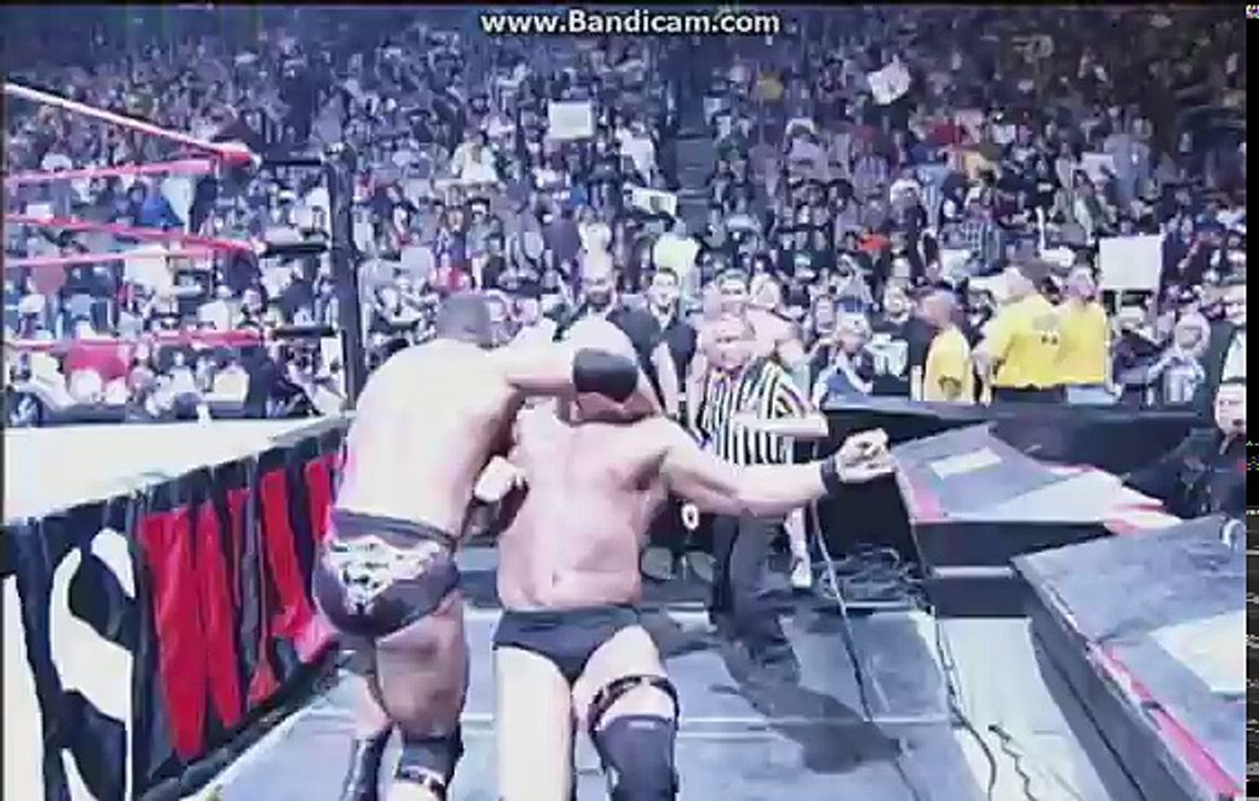 'Stone Cold' Steve Austin vs. The Rock - WWF Championship (Raw 1998)