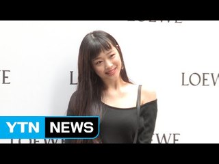 [★영상] '꽃미소' 설리, 시크한 블랙 속 피어나는 걸크러쉬 / YTN (Yes! Top News)