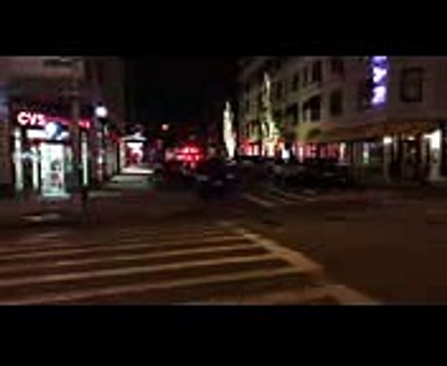 BRAND NEW FDNY LADDER 25 & FDNY ENGINE 23 RESPONDING ODOR OF SMOKE CALL ON WEST SIDE OF MANHATTAN.