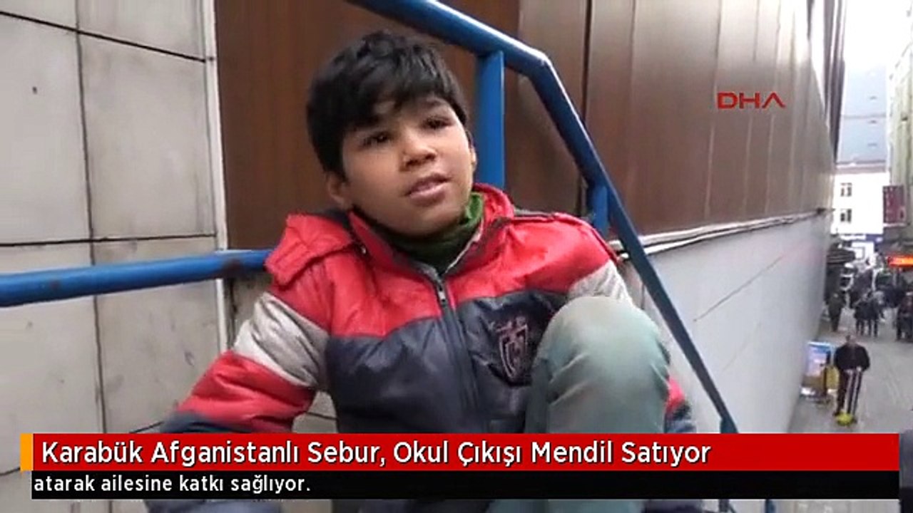 Karabük Afganistanlı Sebur, Okul Çıkışı Mendil Satıyor