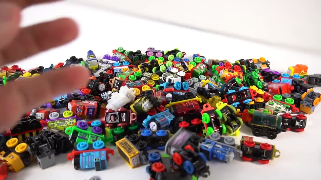 150+ THOMAS MINIS STORAGE CASE HUGE COLLECTION OF TRAINS TANK ENGINES SERIES 3 DC COMICS SUPERHERO