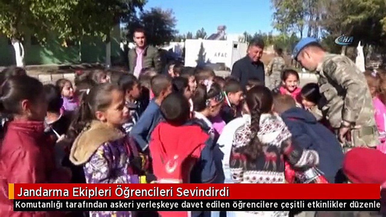 Jandarma Ekipleri Öğrencileri Sevindirdi