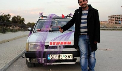 Eşinden boşandı 'çok mutluyum' turu attı