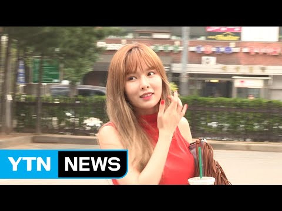 [★영상] '솔로 1위' 현아, 시선강탈 '패왕색 패션' (뮤직뱅크 출근길) / YT...