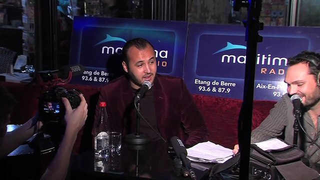 Naesto n'a pas hésité à chanter hier soir à Aix-en-Provence.