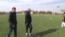 Suriyeli Çocuklar ile Kayserisporlu Futbolcular Birlikte Ter Döktü