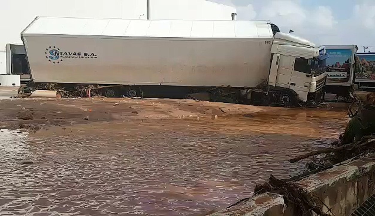 Καταστροφές στη Νέα Πέραμο