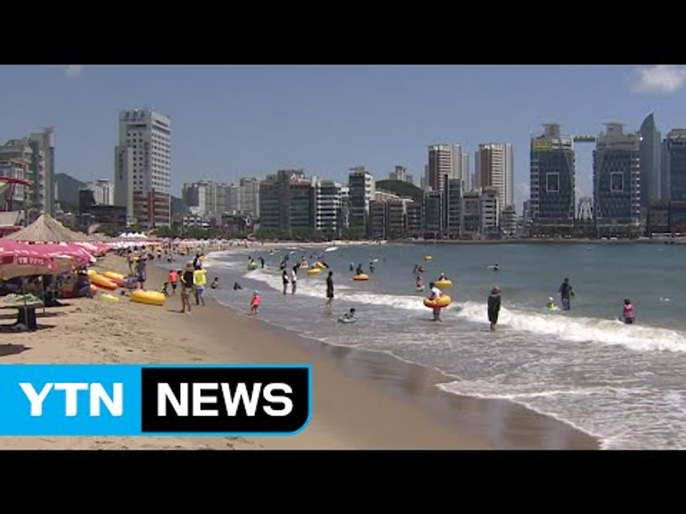 계속되는 폭염...광안리해수욕장에서 피서 막바지 / YTN (Yes! Top News)