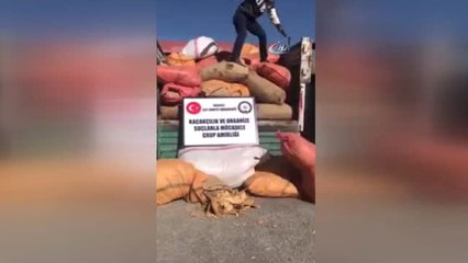 Van'da 2 Ton Dökme Kaçak Tütün Ele Geçirildi