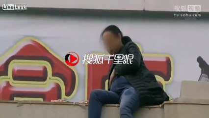 Sauvetage d'une femme enceinte au bord du suicide en chine !