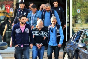 Çatalla İşkence Edip 100 Bin Liralık Senet İmzalattılar