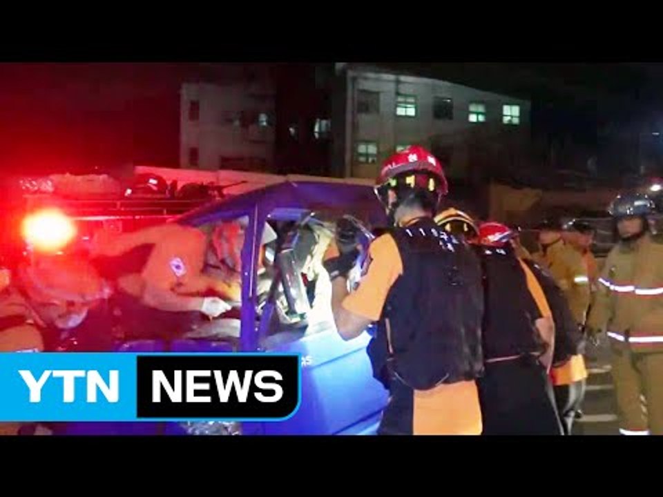 [사건사고] 승합차 교각 들이받아...운전자 숨져 / YTN (Yes! Top News)