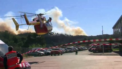 Notre envoyée spéciale Sabine Riou a pu s'approcher du feu