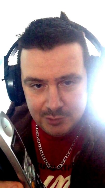 Hot Rapz Is Here ! With The Phone In Hand, Miami !
