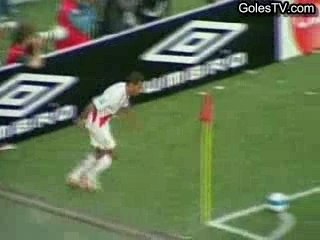 Peru 1-1 Brasil (Kaká, Vargas)