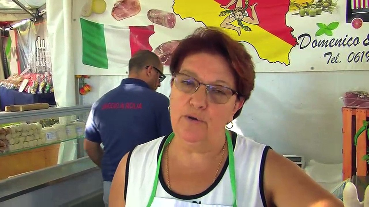 Virginie vous propose son pecorino et ses spécialités siciliennes.