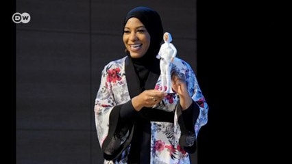 Inspirada em medalhista olímpica, primeira Barbie com véu islâmico é lançada