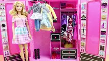 Armario Style de Barbie con ropa y Accesorios Máquina de Moda Mágica de Barbie en español