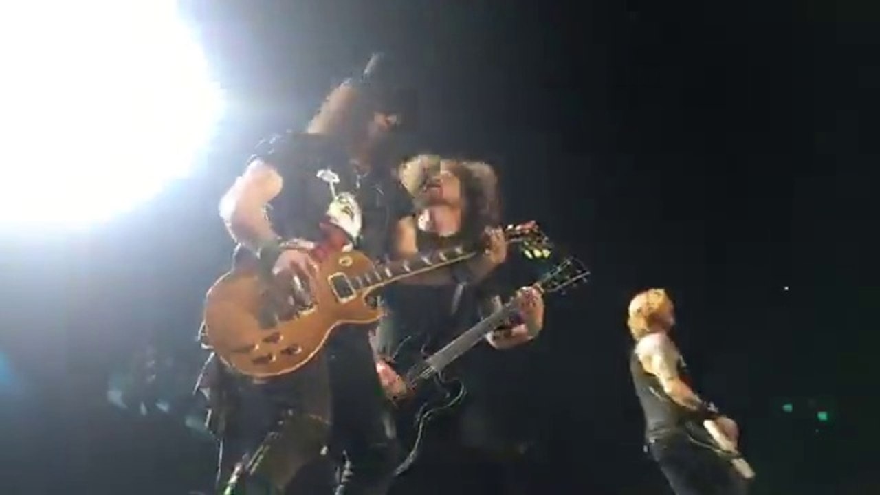 Guns n'Roses feat Dave Grohl - Paradise City - Live 2017