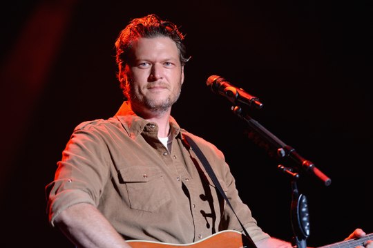 Twitter had a problem with Blake Shelton being labeled Sexiest Man Alive