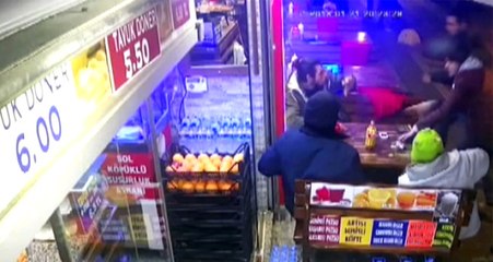 O Anlar Kamerada! Terör Yandaşları İstanbul'un Göbeğinde Vatandaşa Saldırdı