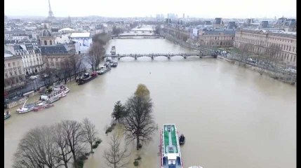 2 minutes de la Seine en crue filmée par un drone