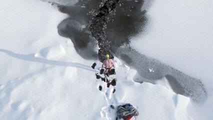 Ce nageur n'est pas frileux... Il se baigne dans les eaux glacées d'un lac écossais