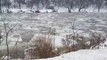 Cette rivière des USA charrie des milliers des blocs de glace - Mad River - Moretown Vermont
