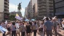 Uruguayos protestan para exigir mejoras en rentabilidad del sector rural