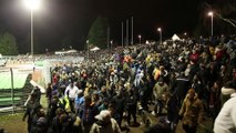 Coup de sifflet final au stade de la colombière. Les supporters d'Epinal raccompagnent les joueurs aux vestiaires sous les applaudissements.