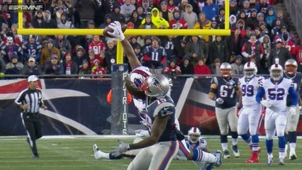 Stephon Gilmore breaks up pass from Tom Brady