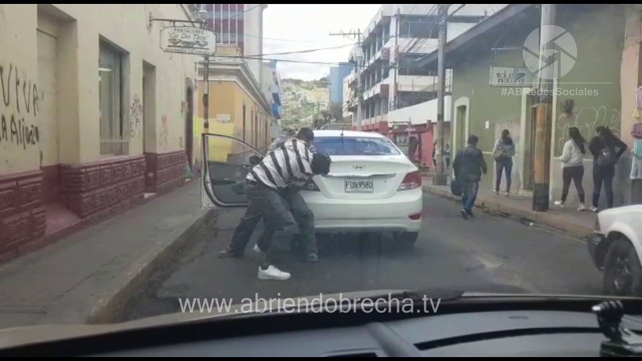 Taxistas a los Golpes