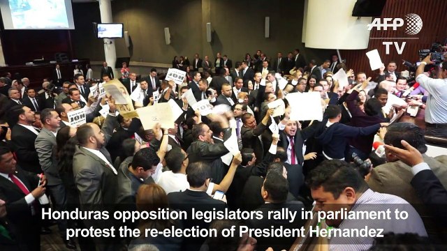 Honduras: Opposition legislators protest re-election