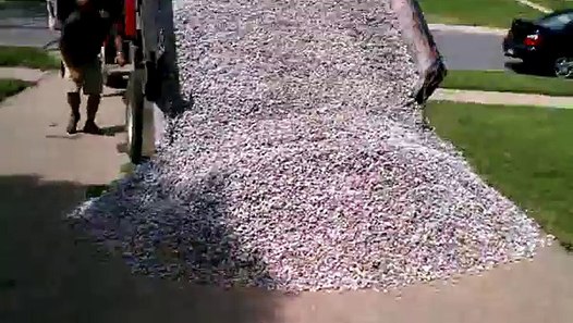 4 tons of gravel in my driveway - video Dailymotion