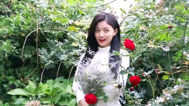 Lặn sâu tận 2 năm, cuối cùng Kim Yoo Jung cũng chịu nhận phim mới