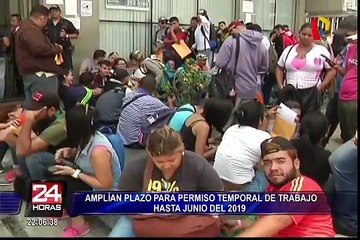 Скачать видео: Ciudadanos venezolanos pasarán la noche formando largas colas en Migraciones