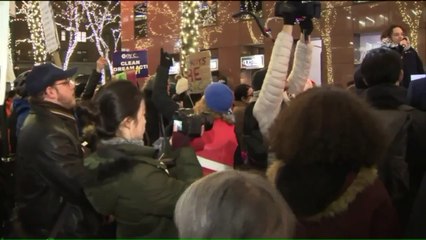 Immigrant Activists Protest Outside Senator Schumer`s New York Home