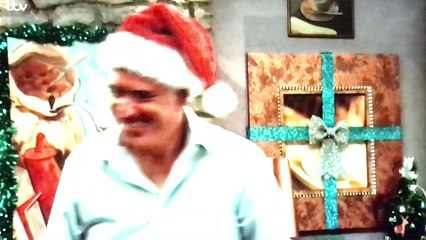 Emmerdale 2017 Robert see Aaron kiss Alex