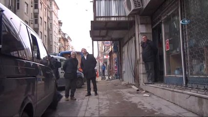 Taksim'de Bir Evi Mesken Tutan Tinerciler Gözaltına Alındı