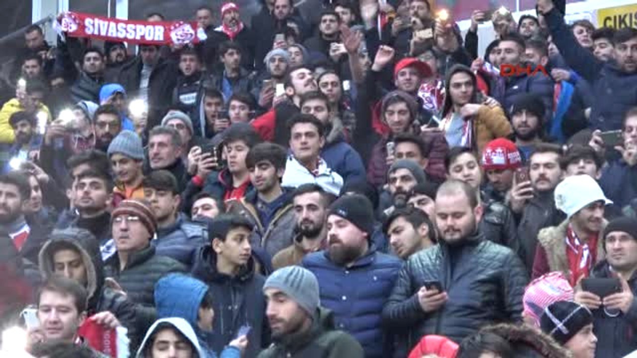 Demir Grup Sivasspor, Robinho ile 1.5 Yıllık Sözleşme İmzaladı
