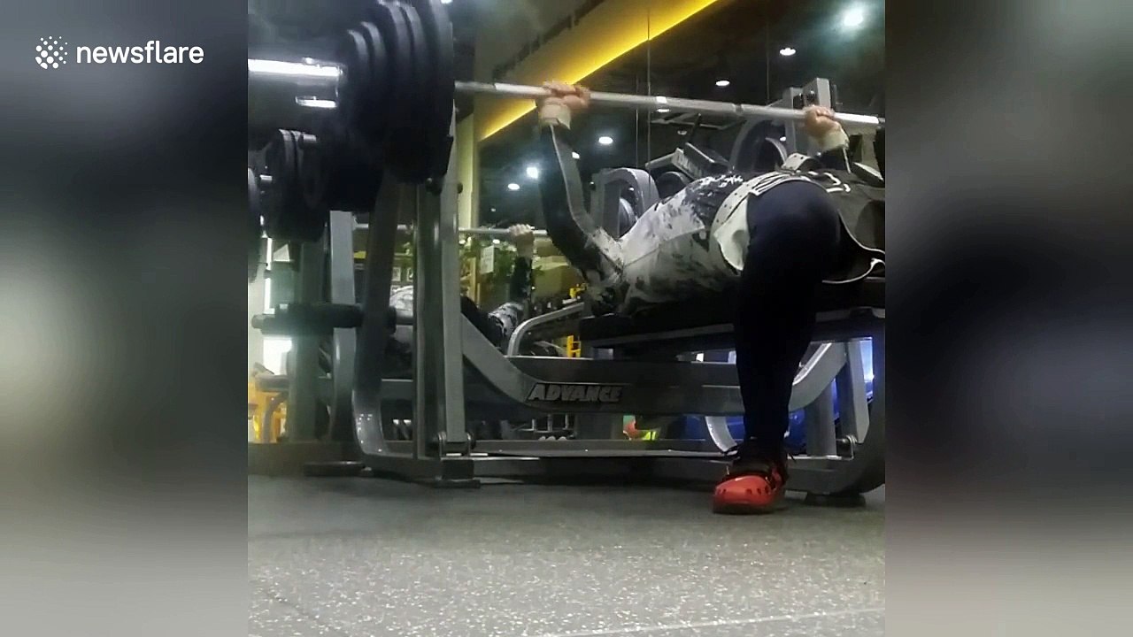 This is why should should never lift heavy weights alone