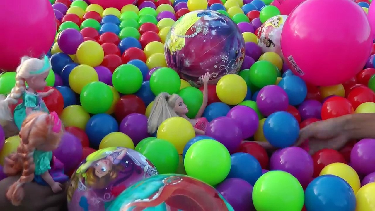 Balls ! Trampoline ! Elsa & Anna & Barbie playing in Balls