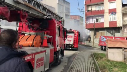 Avcılar'da kumaş dolu tekstil atölyesinde yangın